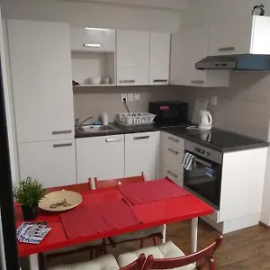 Apartmans For 2 Or 6 Peoples 12 Min By Walk From The Center Brno